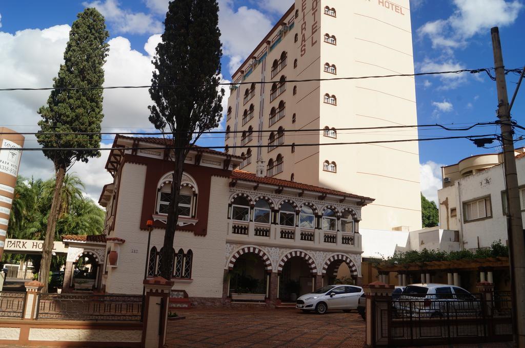 Tamareiras Park Hotel Убераба Экстерьер фото